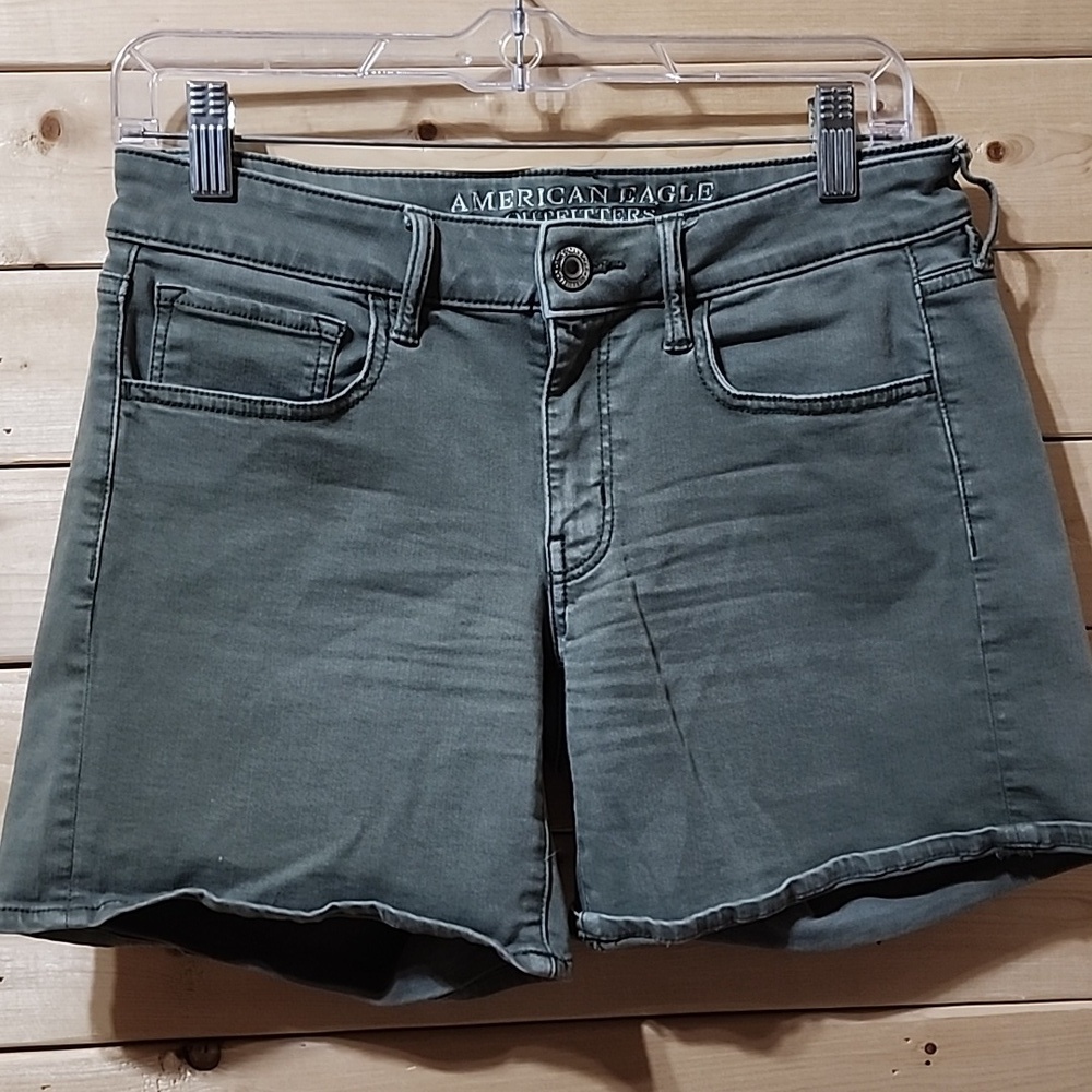 American Eagle Outfitters Green Jean Stretchy Shorts Size 6